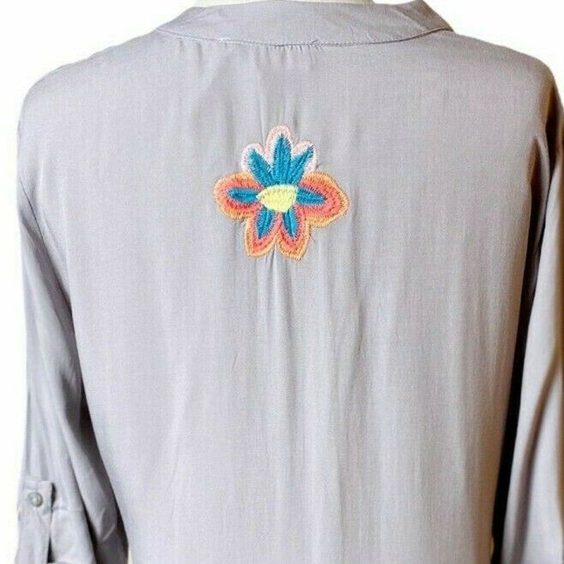 LUNA MOON Gray Floral Embroidered Blouse Peasant Top 3/4 Sleeve Small NWT ANTHRO