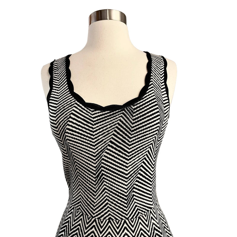 OPENING CEREMONY Chevron Knit Dress Black White Scoop Neck A-Line Sleeveless EUC